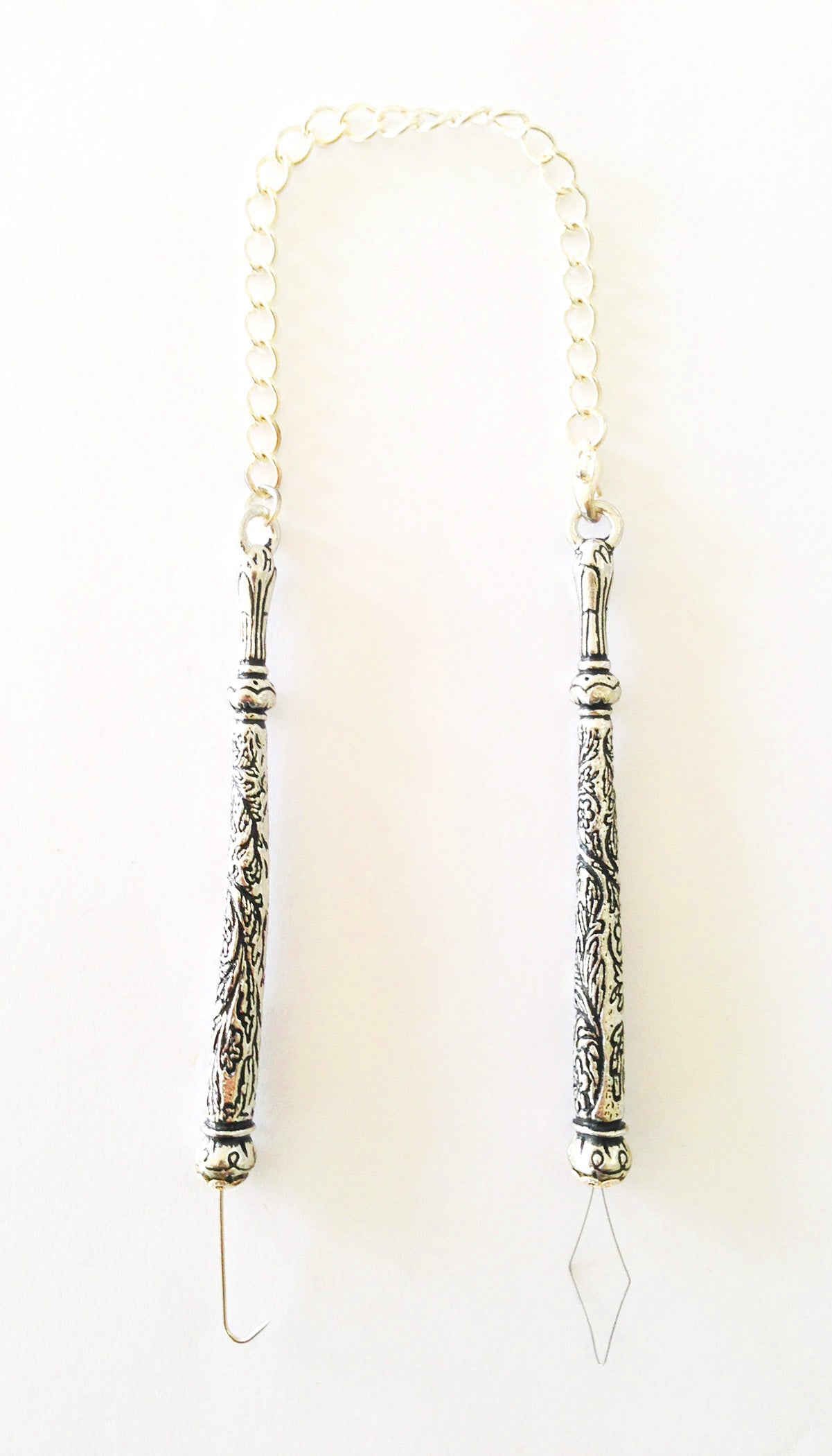 STITCHER'S TOOL ~ TAIL CATCHER Stitchers Tool for Needlepoint Threads, X Stitch, ETC